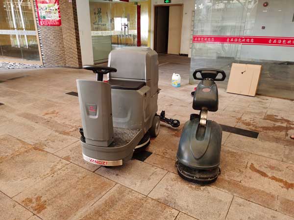 洗地機和掃地車的區(qū)別